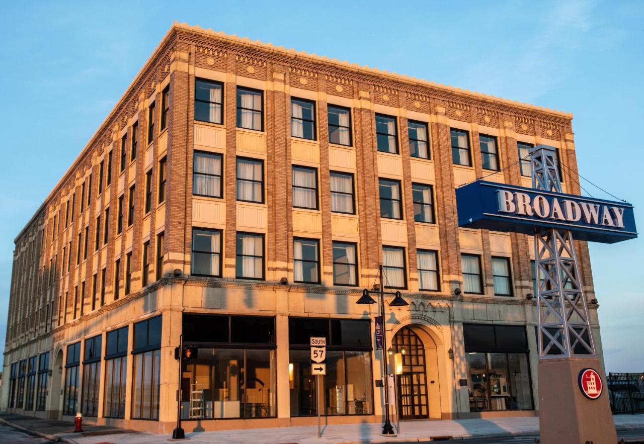 Ariel Broadway Hotel Lorain Экстерьер фото
